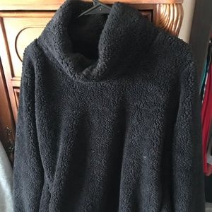 Channel pullover